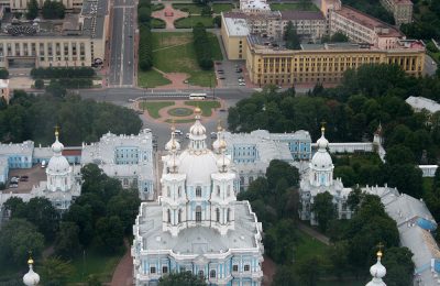 Вид на Смольный Собор